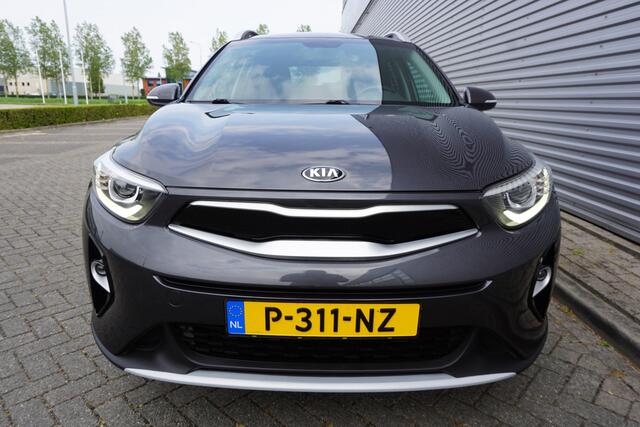 KIA Stonic 1.4 MPi AUTOMAAT - Climate / Navi / Cruise / Parkeers. / Camera