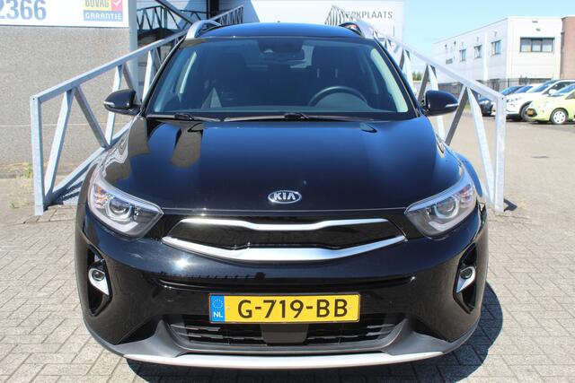 KIA Stonic 1.0 T-GDi DynamicPlusLine Orig. NL/Navigatie/Climate control/Cruise control/Keyless/Lane assist/Achteruitrijcamera/Apple carplay/Parkeersensoren/DAB/17'' Lichtmetalen velgen.
