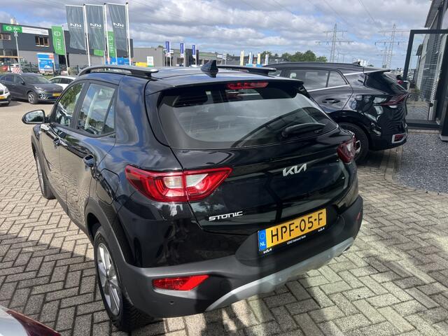 KIA Stonic 1.0 T-GDi MHEV DynamicLine All SeasonBanden/Navigatie