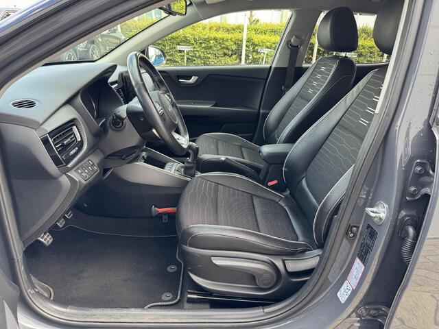KIA Stonic 1.0 T-GDi MHEV GT-Line | 1e Eigenaar | Nederlandse Dealer onderhouden auto | Trekhaak | Apple Carplay