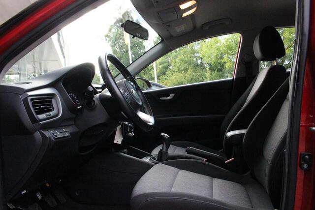 KIA Stonic 1.0 T-GDi DynamicLine | Cruisecontrol | Achteruitrijcamera | Navigatie | AppleCarplay/Android Auto | Parkeersensoren | LMV