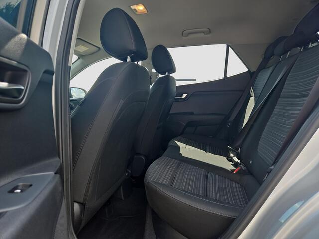KIA Stonic 1.0 T-GDi MHEV DynamicPlusLine Automaat | Camera | LMV | Cruise | Navi | LED | Stoel- en Stuurverwarming | Privacy Glass | Apple Carplay & Android Auto |