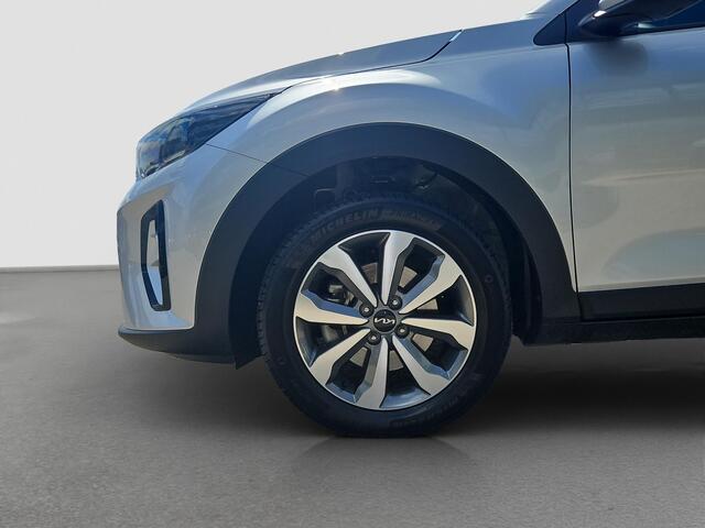 KIA Stonic 1.0 T-GDi MHEV DynamicPlusLine Automaat | Camera | LMV | Cruise | Navi | LED | Stoel- en Stuurverwarming | Privacy Glass | Apple Carplay & Android Auto |