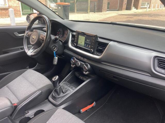 KIA Stonic Compacte SUV 49.000KM NL-AUTO AIRCO CRUISE CONTROL ACHTERUITRIJCAMERA TREKHAAK LAGE KM-STAND