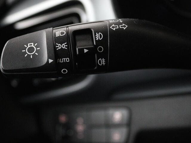 KIA Stonic 1.0 T-GDi Design Edition | Trekhaak | Camera | Climate Control | Two Tone |
