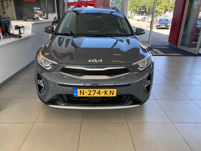 KIA Stonic 1.0 T-GDi MHEV DynamicPlusLine,Navigatie,Achteruitrijcamera,Spraakbediening,Keyless Entry,Climate&Cruiscontrol,Rijstrooksensor,Achteruitrijsensoren,Usb,16 Inch Lmv