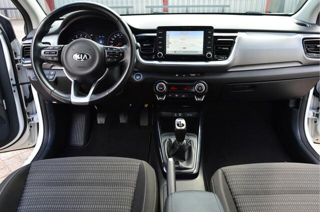 KIA Stonic 1.0 T-GDi DynamicPlusLine O.a: Clima, Navi, Cruise, Keyless, Carplay, DAB, Etc. All-in prijs!