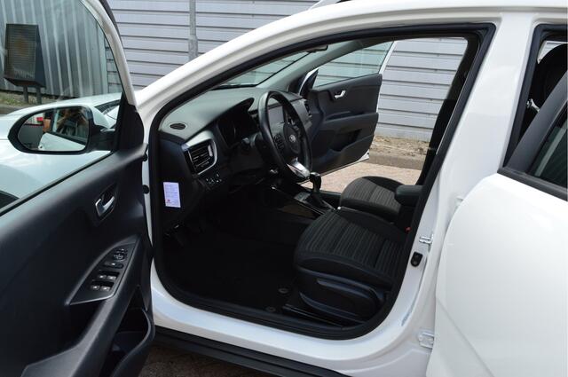 KIA Stonic 1.0 T-GDi DynamicPlusLine O.a: Clima, Navi, Cruise, Keyless, Carplay, DAB, Etc. All-in prijs!