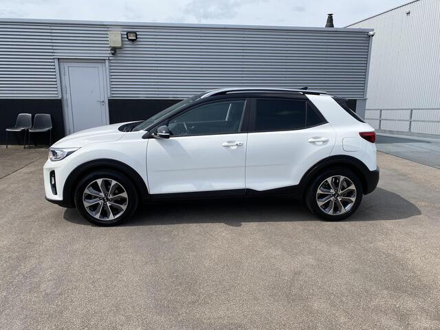 KIA Stonic 1.0 T-GDi DynamicPlusLine Automaat, Apple CarPlay/Android auto navigatie, cruise control, parkeersensoren, achteruitrij camera, airco, keyless, bi-tone wit-zwart