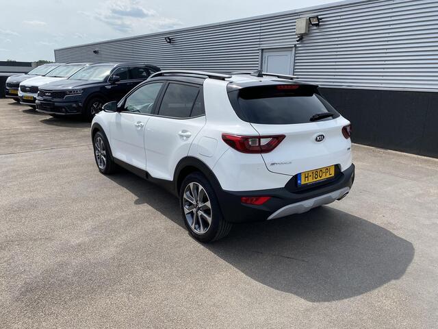 KIA Stonic 1.0 T-GDi DynamicPlusLine Automaat, Apple CarPlay/Android auto navigatie, cruise control, parkeersensoren, achteruitrij camera, airco, keyless, bi-tone wit-zwart