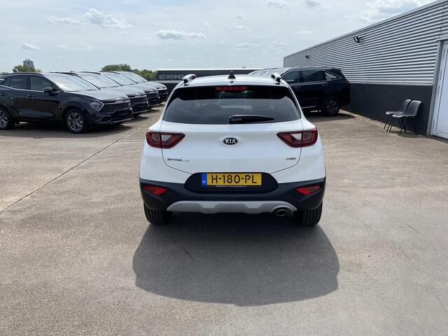 KIA Stonic 1.0 T-GDi DynamicPlusLine Automaat, Apple CarPlay/Android auto navigatie, cruise control, parkeersensoren, achteruitrij camera, airco, keyless, bi-tone wit-zwart