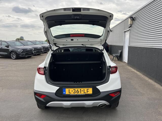 KIA Stonic 1.0 T-GDi MHEV DynamicLine Navigatie, achteruitrijcamera, parkeersensoren, airco, 1e eign. Nieuw geleverd en dealeronderhouden, buitenspiegels elektr. verstelbaar, bi-tone uitvoering wit-zwart!