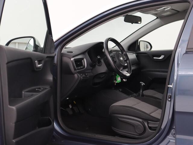 KIA Stonic 1.0 T-GDi DynamicLine | Camera | Carplay | Navigatie | Cruise control | Airco | Bluetooth | LED | Parkeerhulp
