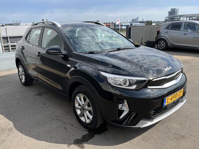 KIA Stonic 1.0 T-GDi MHEV DynamicLine Navigatie Apple CarPlay/Android auto, parkeersensoren, achteruitrij camera, adaptieve cruise control,