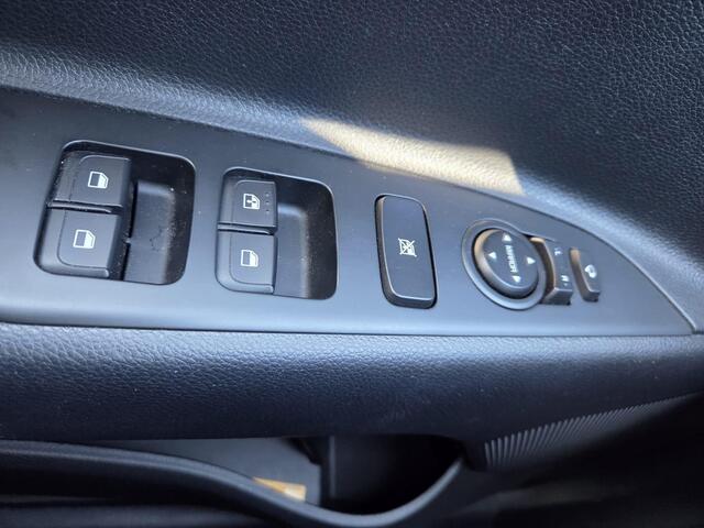 KIA Stonic 1.0 T-GDi MHEV DynamicPlusLine // NAP