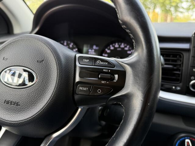 KIA Stonic 1.0 T-GDi DynamicLine | Trekhaak | Camera | Navigatie | Airco | Allseason Banden | RIJKLAARPRIJS INCL 12 MAANDEN GARANTIE EN BEURT