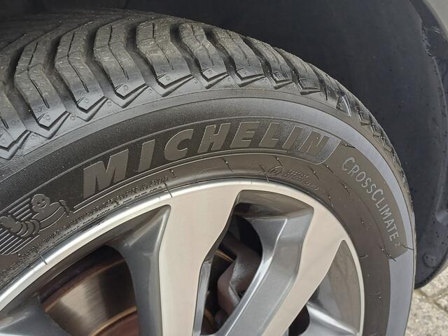 KIA Stonic 1.0 T-GDi MHEV DynamicPlusLine | ALL SEASON | TREKHAAK | NAVI | CAMERA | APPLE CARPLAY/ANDROID AUTO | Wij bieden ook financiering mogelijkheden aan.