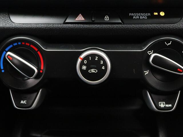 KIA Stonic 1.0 T-GDi DynamicLine Camera | Carplay | Parksens. achter | Trekhaak