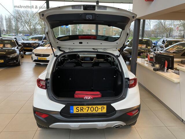 KIA Stonic 1.0 T-GDi ComfortPlusLine Navigator 120Pk !!!,1e,Eigenaar,Unieke Lage Kilometerstand,Navigatie,Achteruitrijcamera,Spraakbediening,Airco,Cruisecontrol,Parkeersensoren Achter,Aux Usb Aansluiting,Two Tone Lak,17 Inch Lmv