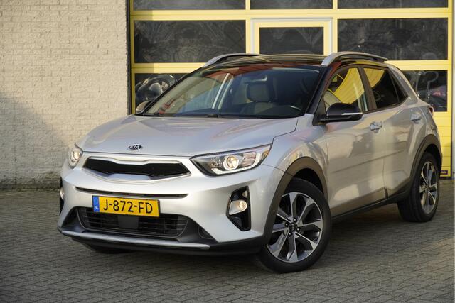 KIA Stonic 1.0 T-GDi DynamicPlusLine BJ2020 Lmv 17" | Led | Pdc | Navi | Keyless entry | Achteruitrijcamera | App-Connect | Climate control | Cruise control | Extra getint glas | Zwart dak