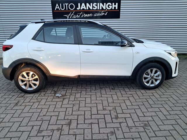 KIA Stonic 1.0 T-GDi MHEV DynamicLine Hybride met 31.857 km!!! | 1e Eigenaar | Ndl auto | Unieke km stand | Clima | Navigatie | Trekhaak | RIJKLAARPRIJS INCL 12 MAANDEN GARANTIE EN BEURT
