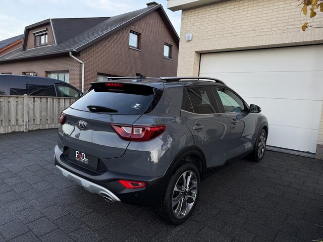 KIA Stonic 1.0 T-GDi 100pk DynamicPlusLine Navi Camera Carplay Leder Led 17" Pdc