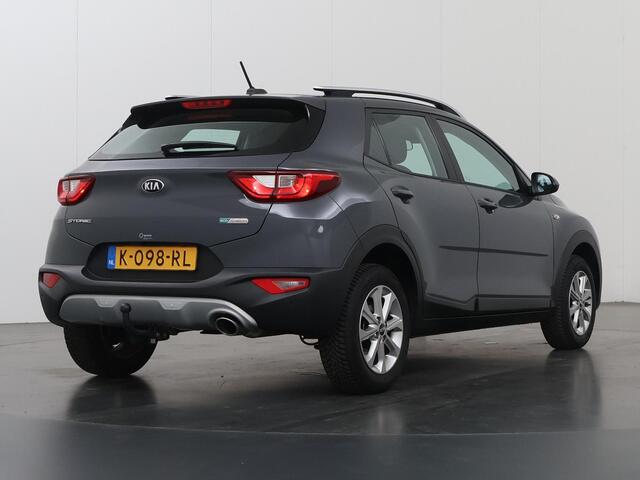 KIA Stonic 1.0 T-GDi MHEV DynamicLine | Trekhaak | Parkeercamera | Bluetooth | Airco | Cruise Control | Navigatie via Carplay |