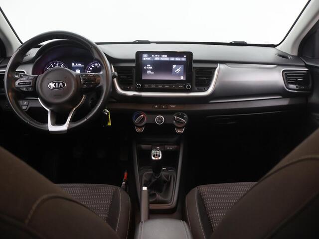 KIA Stonic 1.0 T-GDi MHEV DynamicLine | Trekhaak | Parkeercamera | Bluetooth | Airco | Cruise Control | Navigatie via Carplay |