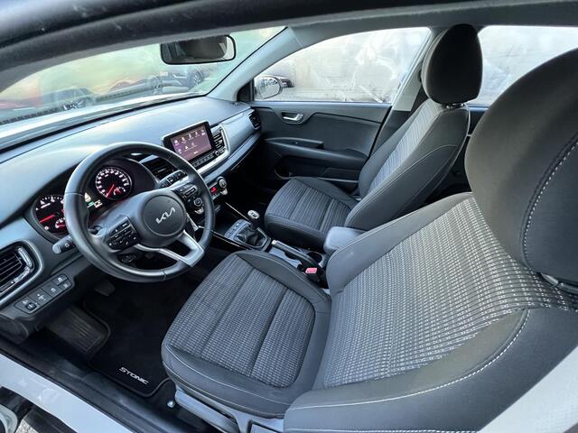 KIA Stonic 1.0 T-GDi MHEV DynamicLine NAVIGATIE PACK | CLIMATE CONTROLE | CAMERA | PARKEERSENSOREN | LAGE KM STAND 26891km |