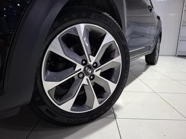 KIA Stonic 1.0 T-GDi DynamicLine Apple Carplay/Android Auto, Navigatie, Camera.