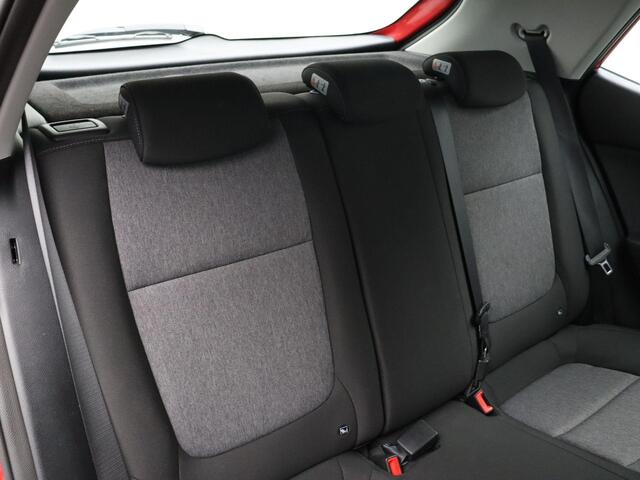 KIA Stonic 1.0 T-GDi DynamicLine | Trekhaak | Android Auto & Apple Carplay | Parkeersensoren voor en achter met Achteruitrijcamera |