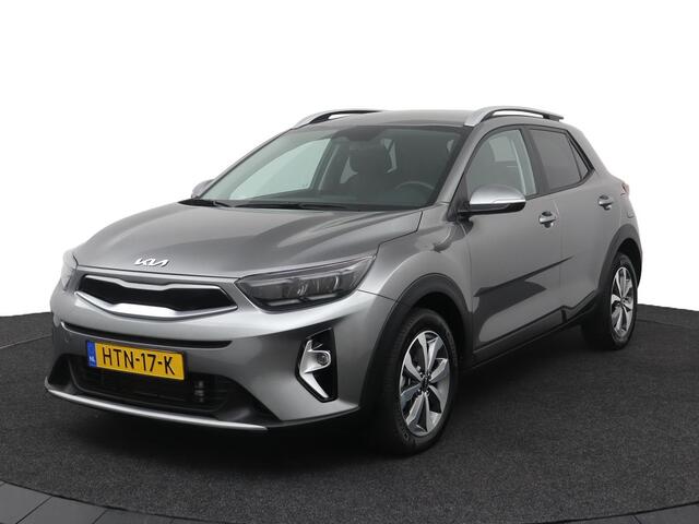 KIA Stonic 1.0 T-GDi MHEV DynamicPlusLine Automaat - Stoel / Stuurwielverwarming - Parkeersensoren - Navigatie - Airco - Cruise Control - Fabrieksgarantie tot 06-2032