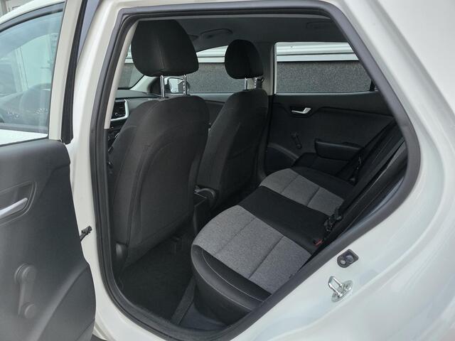 KIA Stonic 1.0 T-GDi MHEV ComfortLine Apple Carpay en/of Android auto navigatie, Airco, Achteruitrijcamera, Nieuw geleverd en dealeronderhouden, 1e eign.