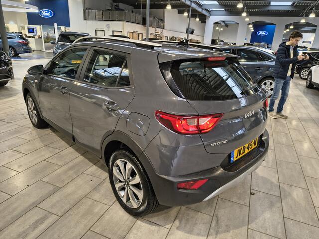 KIA Stonic T-GDi MHEV 100 pk ComfortLine | Navi | Clima | Cruise | Camera | Apple Carplay | 16" | Zeer zuinig |