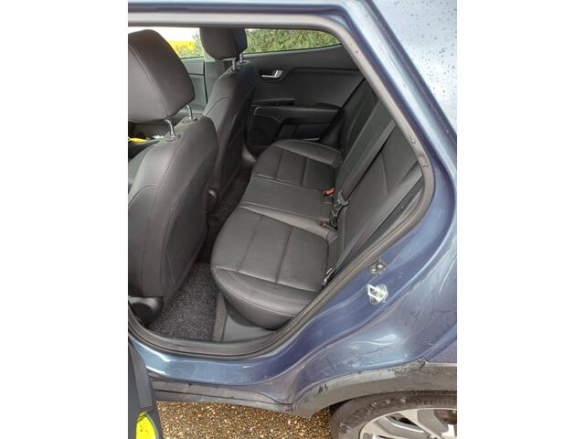 KIA Stonic 1.0 T-GDi ExecutiveLine 120 pk | NL-Auto | Vol | Camera | Keyless | Leder | Stoel- & stuurverwarming | Carplay