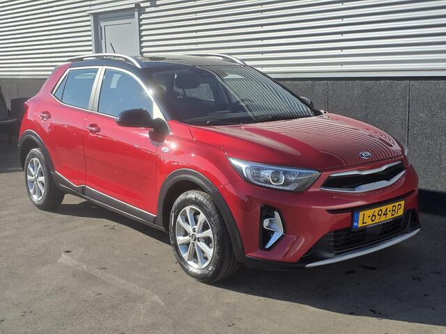 KIA Stonic 1.0 T-GDi MHEV DynamicLine Nieuw geleverd, Dealeronderhouden, 1e eign. Apple Carplay en/of Android auto Navigatie, Achteruitrijcamera
