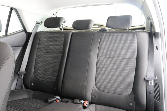 KIA Stonic 1.0 T-GDI MHEV DynamicLine - Climate control - Camera