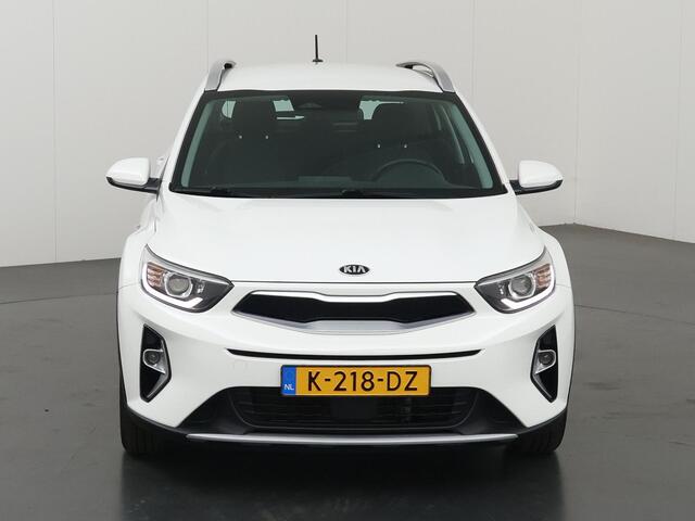 KIA Stonic 1.0 T-GDi MHEV DynamicLine | Trekhaak | Parkeercamera | Apple Carplay/Android Auto | Climate Control | Cruise control |