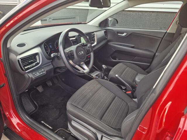 KIA Stonic 1.0 T-GDi DynamicPlusLine Trekhaak, Navigatie, NL-auto, Dealeronderhouden, Navigatie, Cruise control, Climate control, Parkeersensoren, Privacy glass, Smart Key