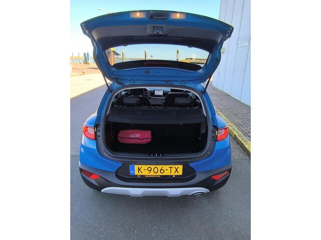 KIA Stonic 1.0 T-GDi MHEV DynamicPlusLine Camera, carplay, Navi, Dab+, 1e eigenaar, climate en cruise control, two tone lak.