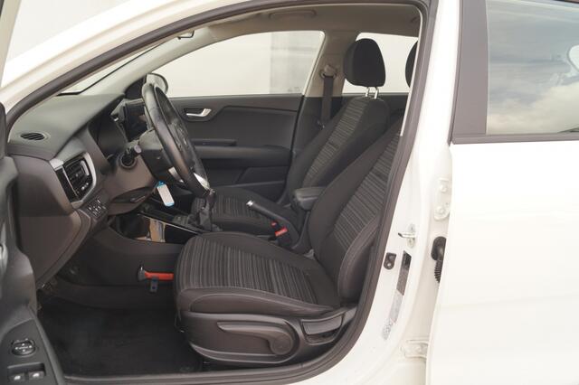 KIA Stonic 1.0 T-GDi MHEV DynamicLine Pack -NAVI-ECC-CAM-