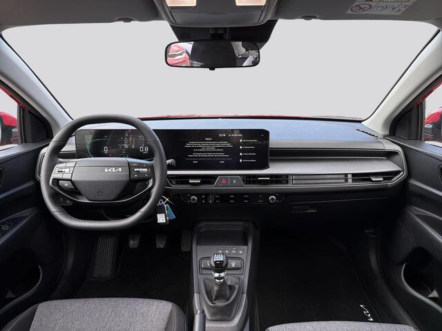KIA Stonic 1.0 T-GDi MHEV DynamicLine | Stoel en stuurwielverwarming | Parkeersensoren voor- en achterzijde | Airco | Navigatiesysteem |