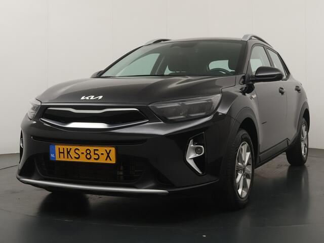 KIA Stonic 1.0 T-GDi MHEV DynamicLine Navigatie - Achteruitrijcamera - Cruise Control - Apple & Android Carplay - Virena zekerheidspakket ¤ 895,-
