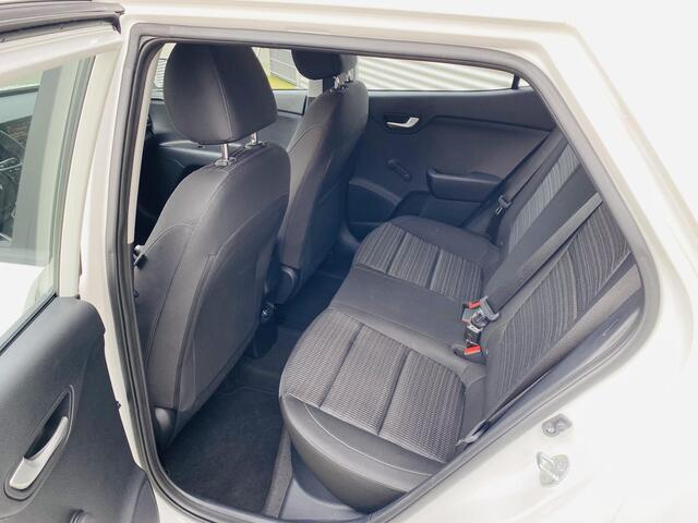 KIA Stonic 1.0 T-GDi MHEV DynamicLine 120pk | Trekhaak | 16inch LM velgen