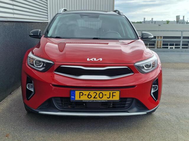 KIA Stonic 1.0 T-GDi MHEV DynamicPlusLine 1e eign. Nieuw geleverd en dealeronderhoude, Climate control, Smart Key, Privacy glass, LMV, Cruise control