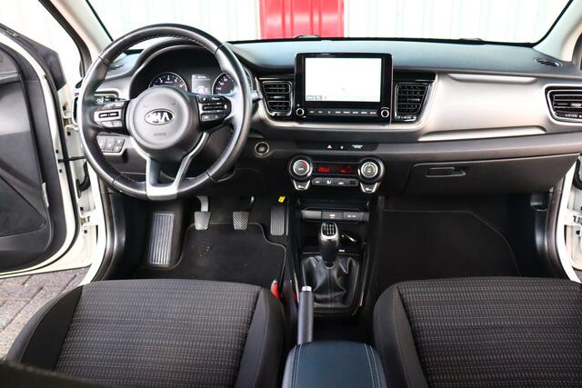 KIA Stonic 1.0 T-GDi MHEV DynamicPlusLine O.a: Trekhaak, PDC, Camera, Navi, Clima, Carplay, Etc. All-in prijs!