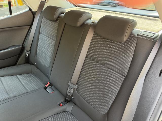KIA Stonic 1.0 T-GDi MHEV DynamicLine Climate Control Camera Navi Carplay