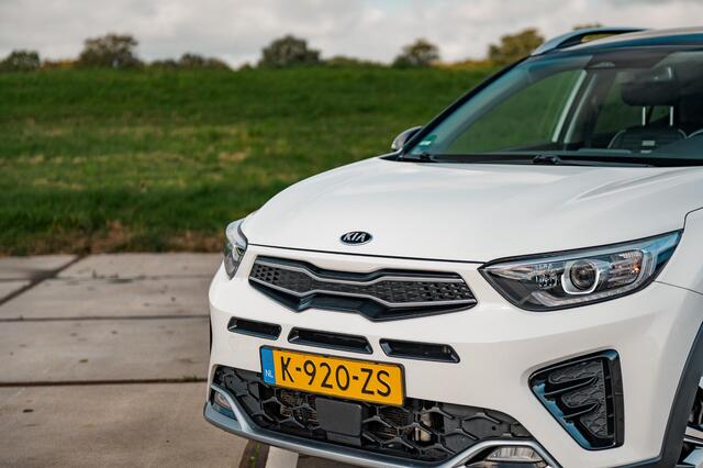 KIA Stonic 1.0 T-GDi 120PK MHEV GT-Line | TREKHAAK | CAMERA | DAB | NAVI | ALL SEASON BANDEN