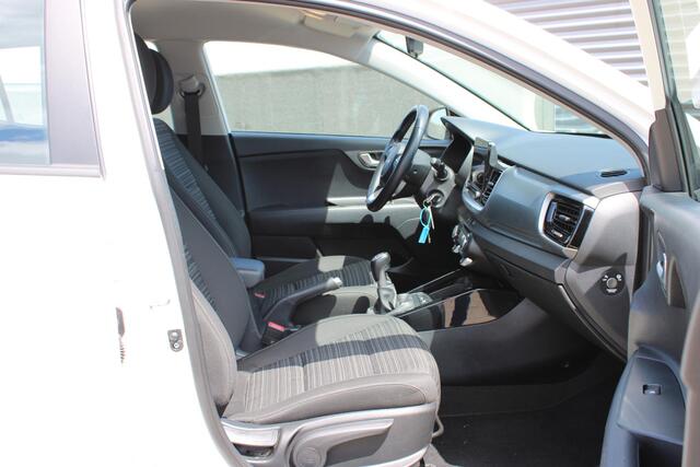 KIA Stonic 1.0 T-GDi MHEV DynamicLine Navigatie / Camera / Clima