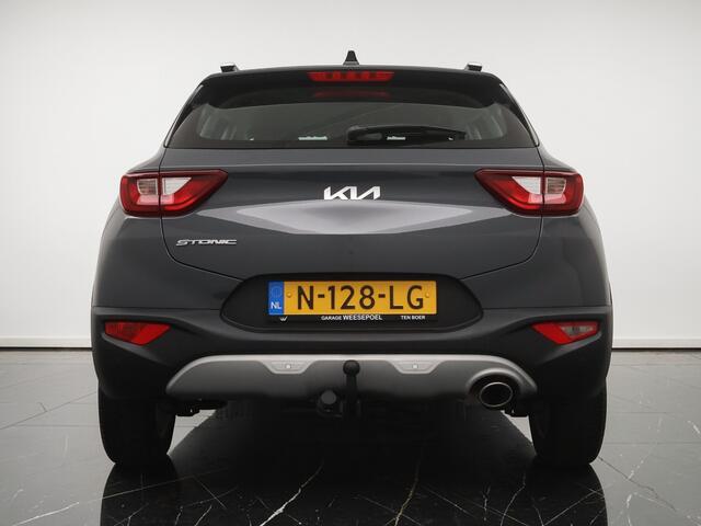 KIA Stonic 1.0 T-GDi MHEV DCT7 120PK DynamicLine Navi Pack Automaat - Navigatie - Camera - Climate control - Cruise control - Trekhaak - Fabrieksgarantie tot 11-2028